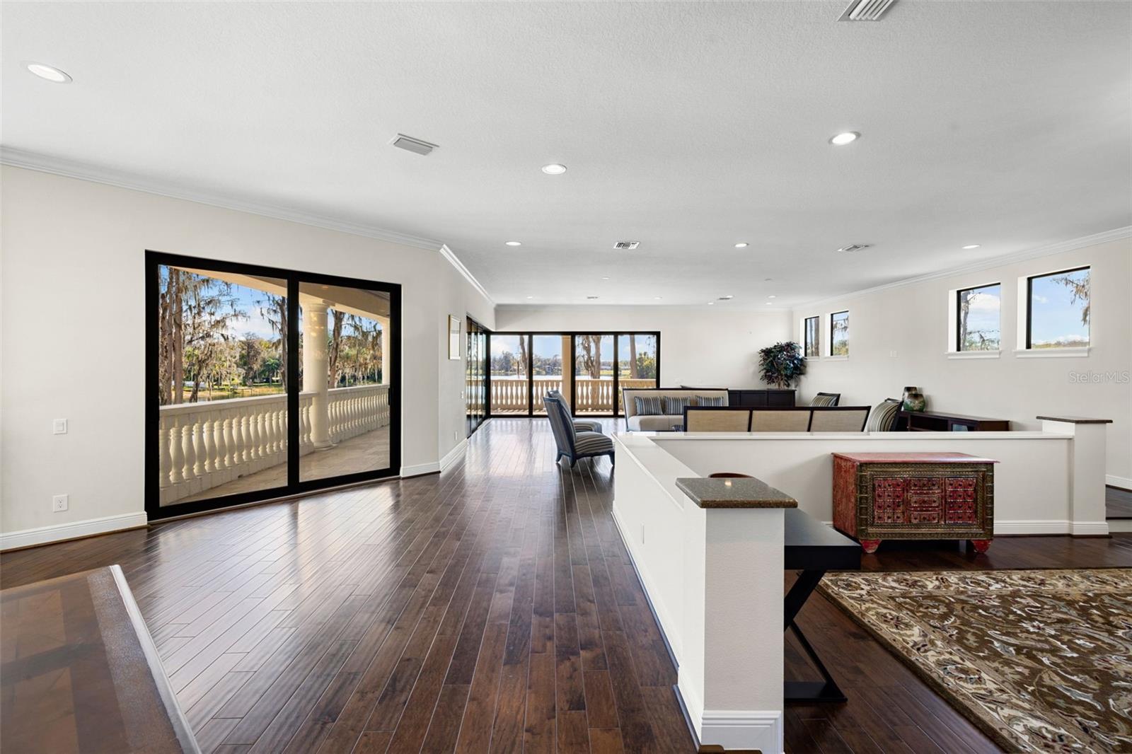 Image 62 of 98 For 17124 Crawley Road