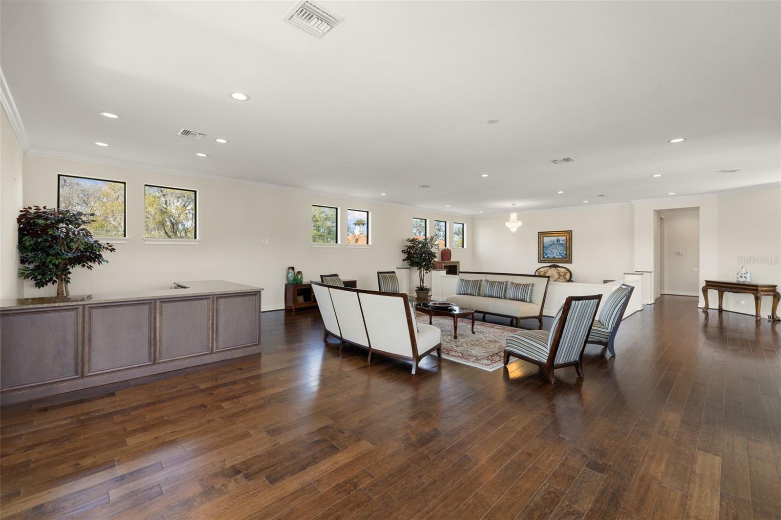 Image 65 of 98 For 17124 Crawley Road