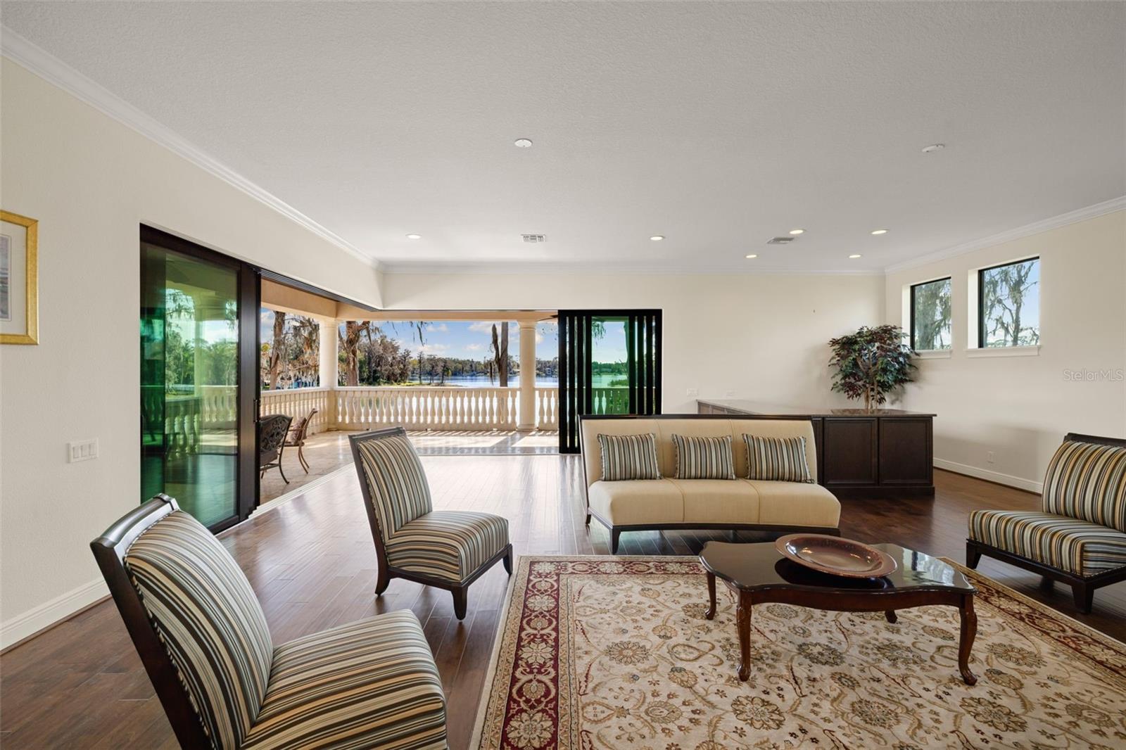 Image 68 of 98 For 17124 Crawley Road