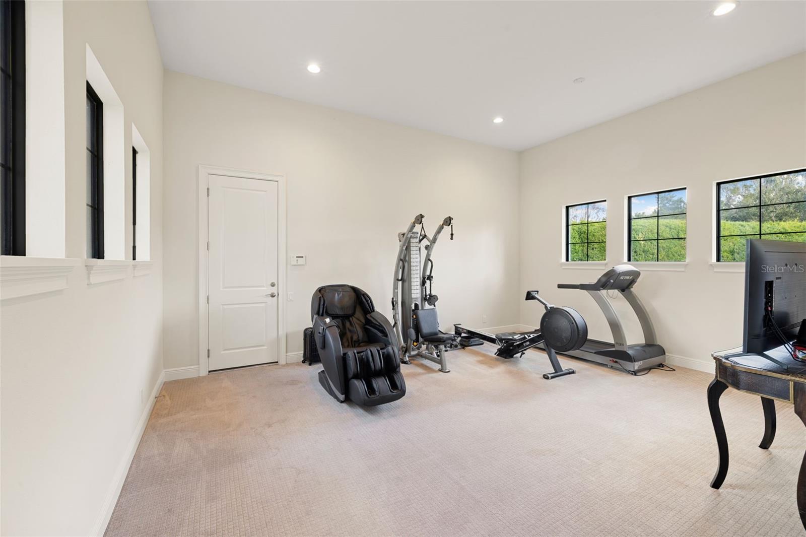 Image 81 of 98 For 17124 Crawley Road