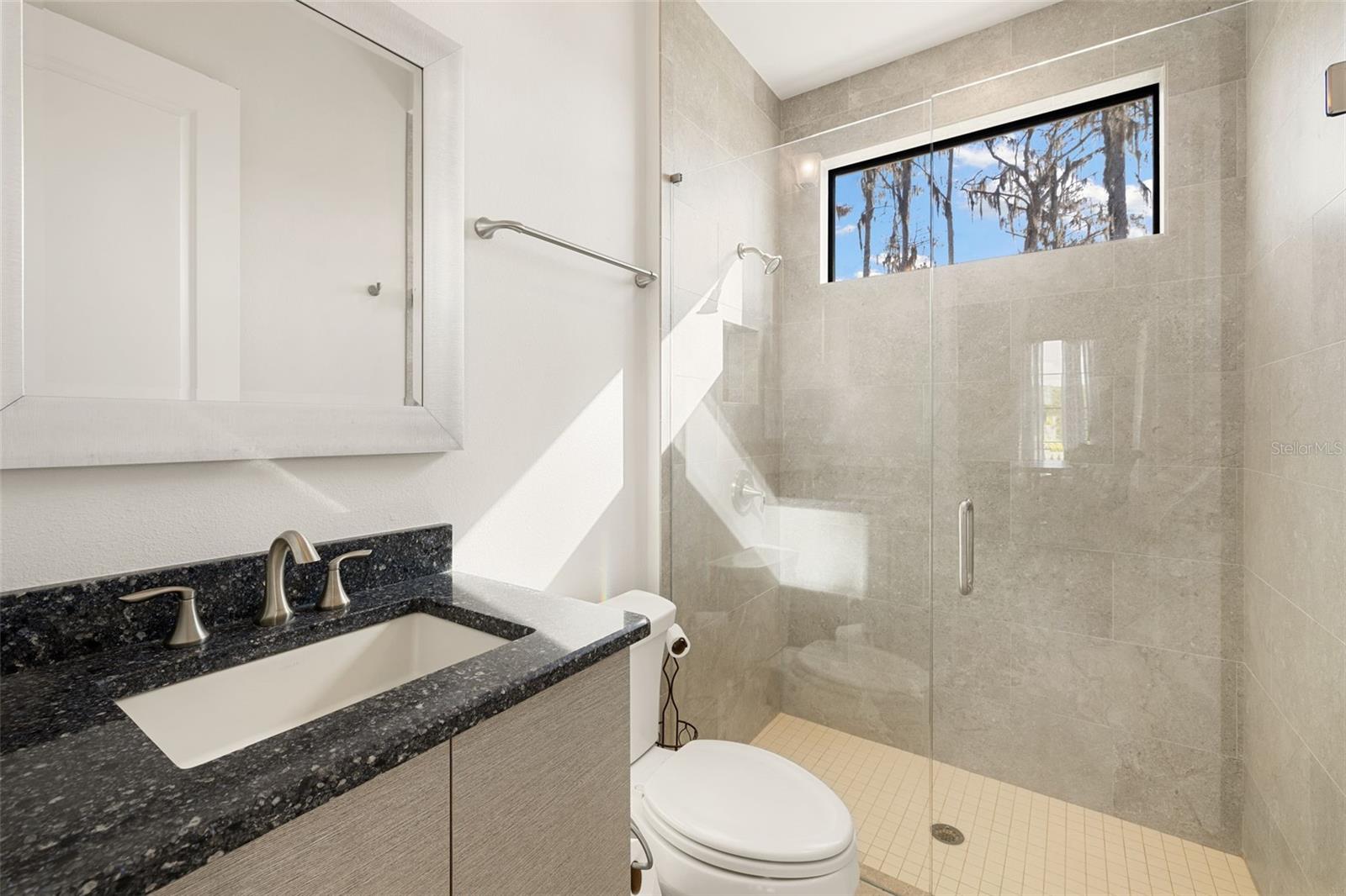 Image 86 of 98 For 17124 Crawley Road