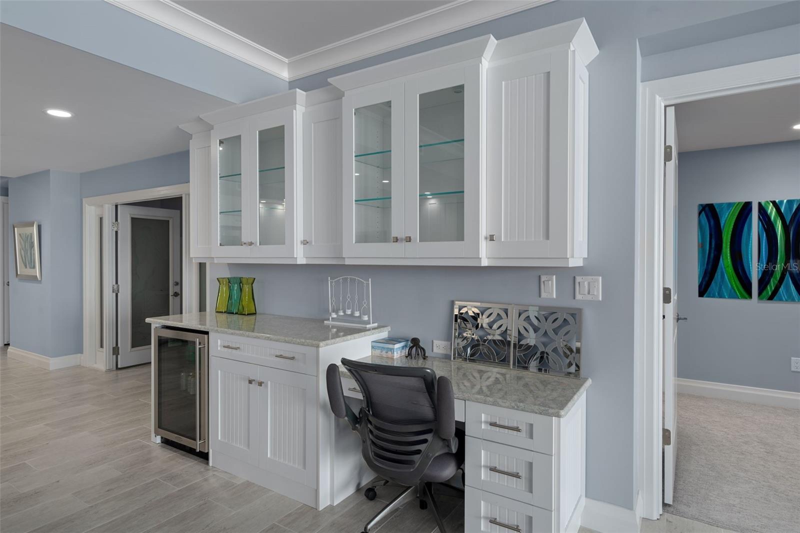 Image 13 of 50 For 650 Collany  405