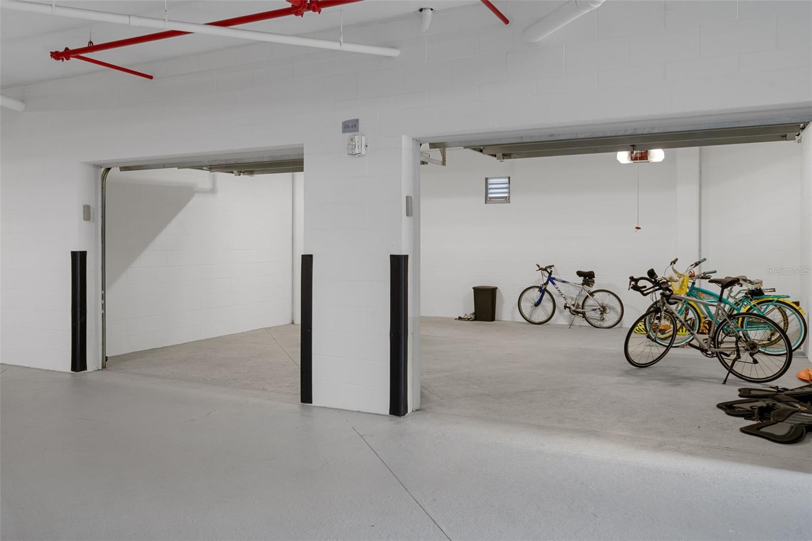 Image 38 of 50 For 650 Collany  405