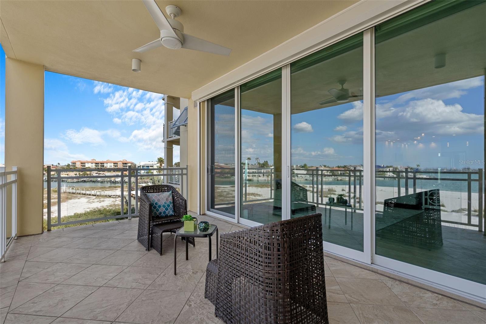 Image 44 of 50 For 650 Collany  405