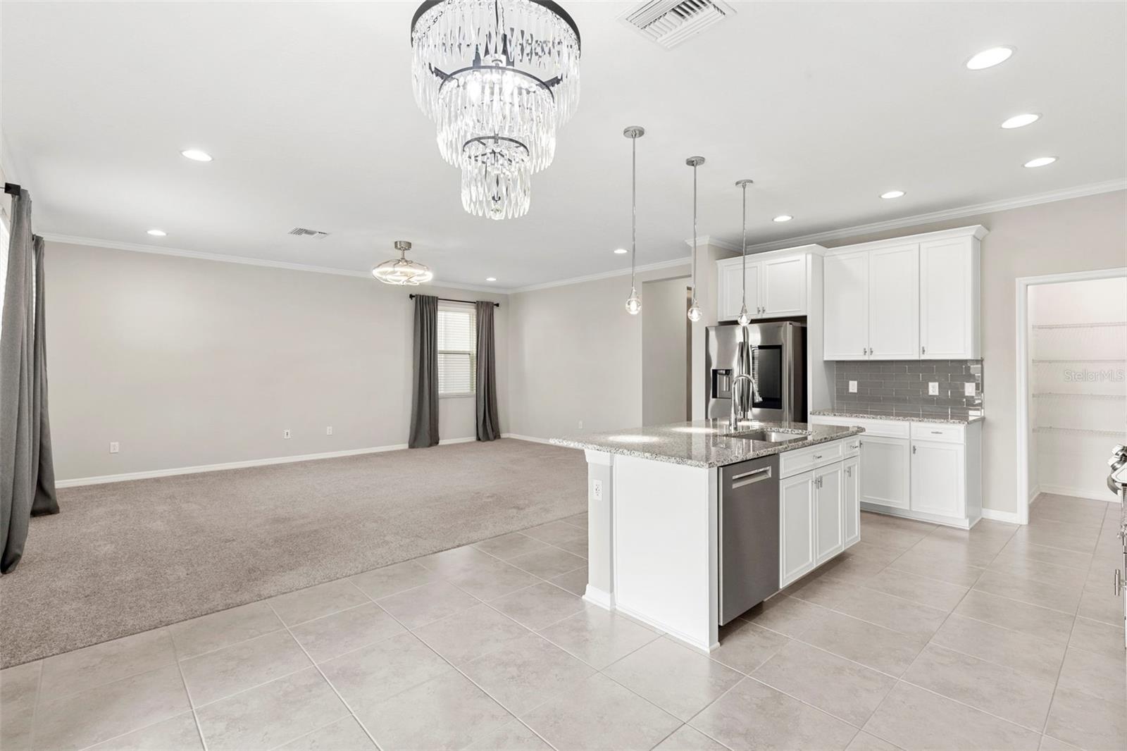 Listing photo id 12 for 7537 Pool Compass Loop