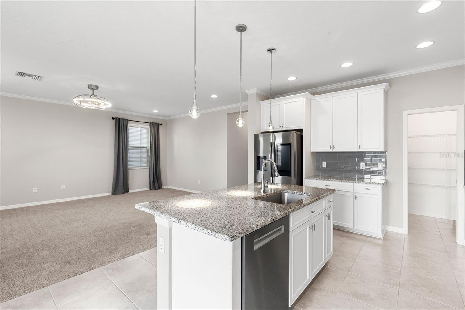 Listing photo id 14 for 7537 Pool Compass Loop