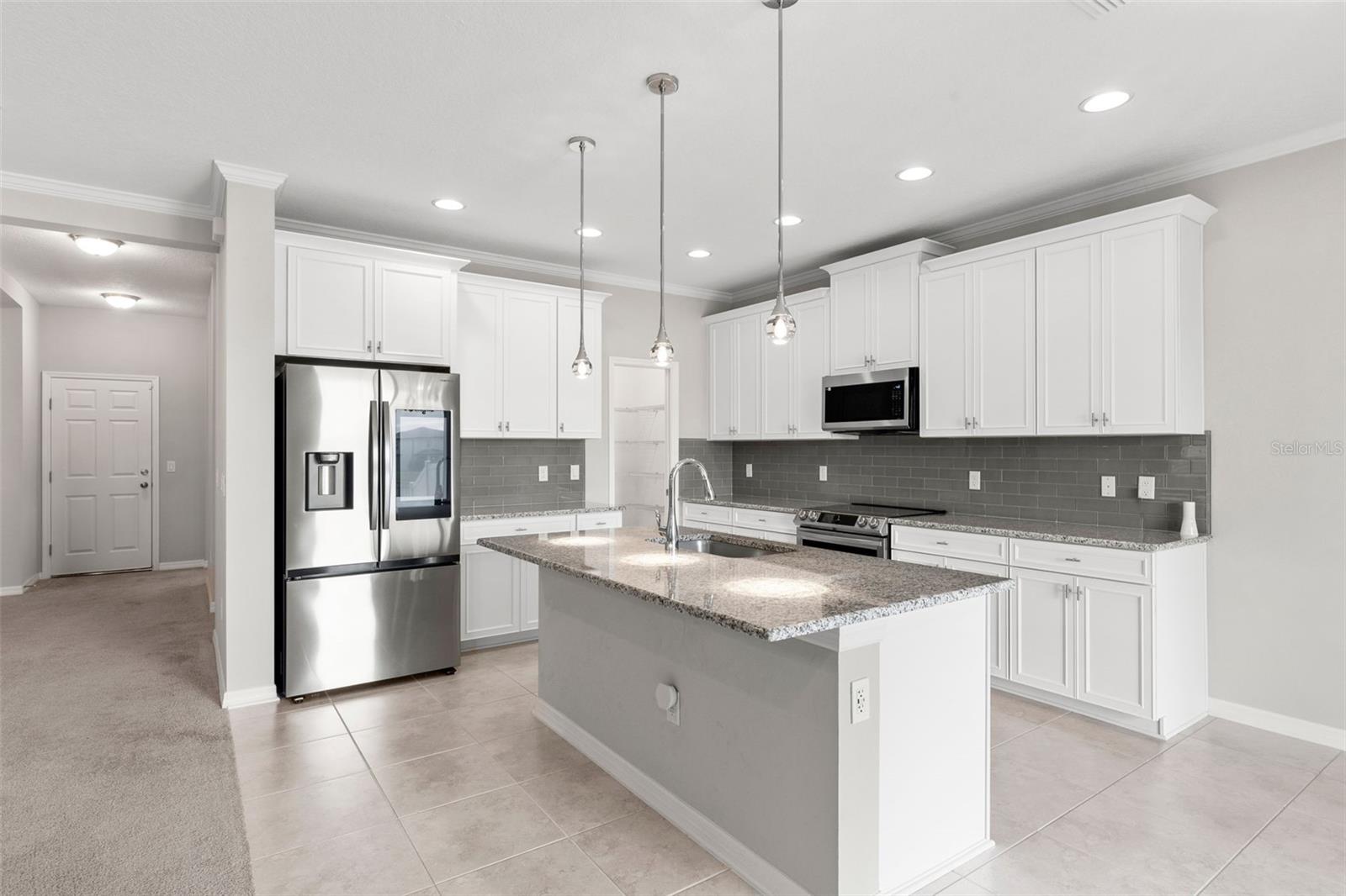 Listing photo id 15 for 7537 Pool Compass Loop