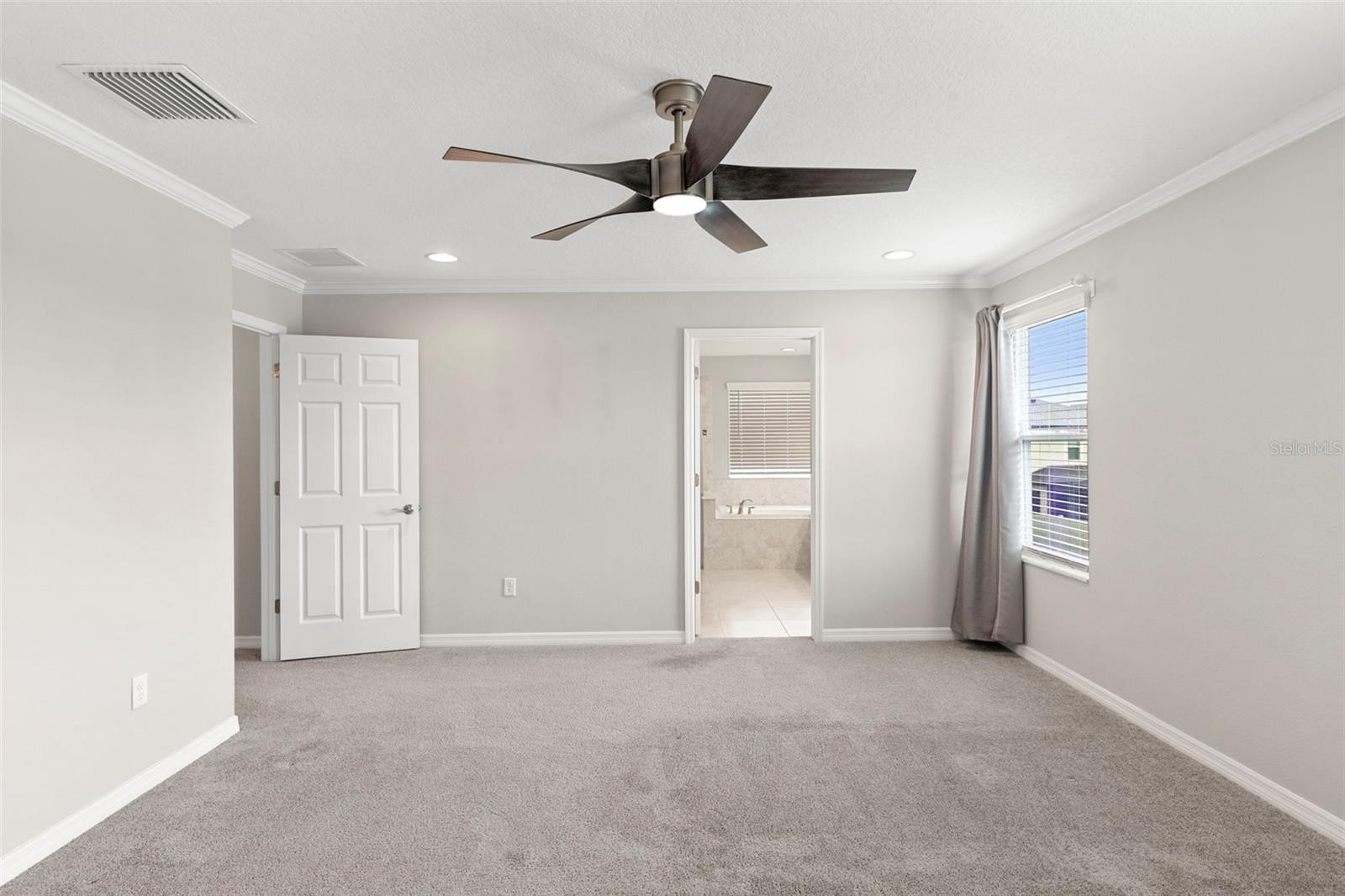 Listing photo id 31 for 7537 Pool Compass Loop