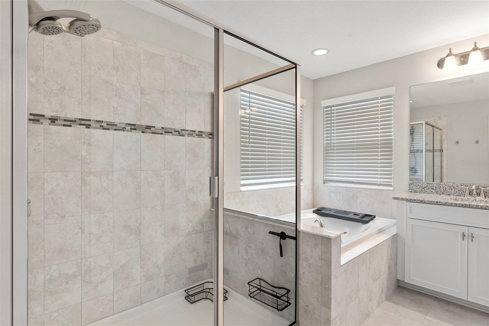 Listing photo id 34 for 7537 Pool Compass Loop