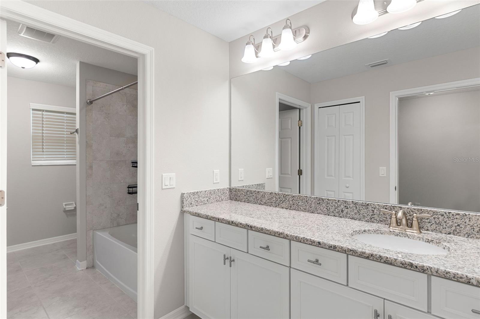 Listing photo id 36 for 7537 Pool Compass Loop