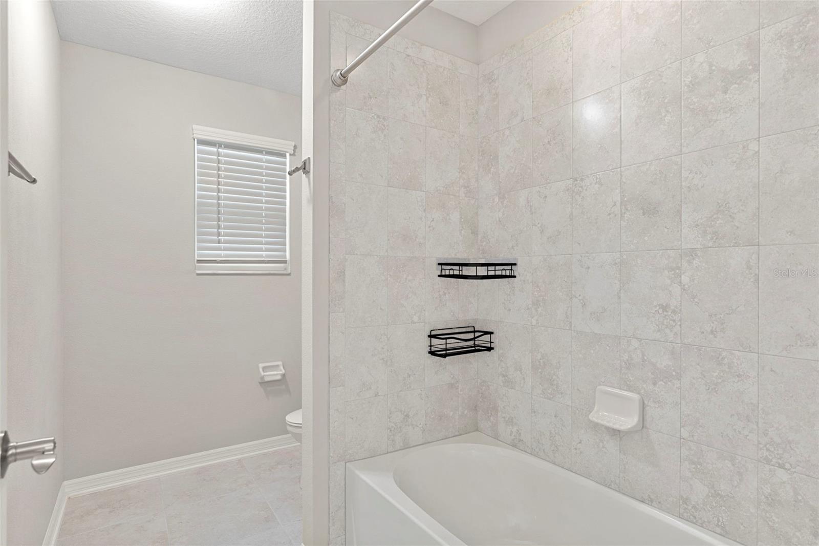 Listing photo id 37 for 7537 Pool Compass Loop