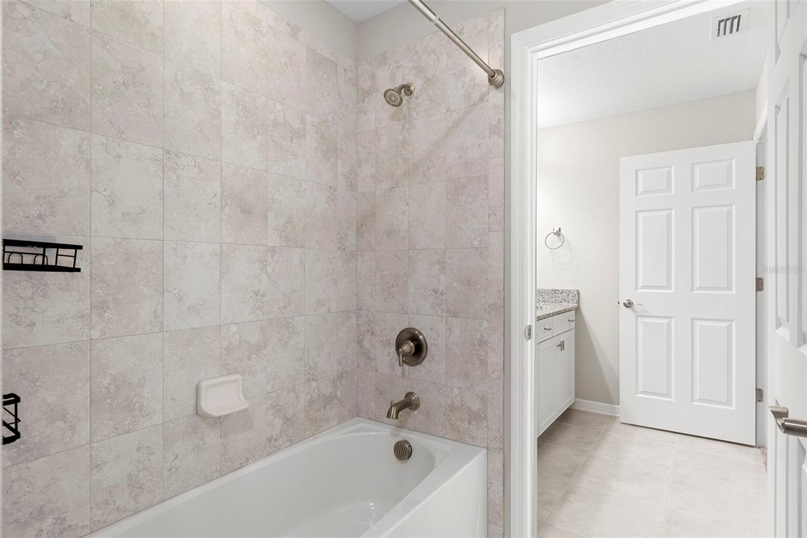 Listing photo id 38 for 7537 Pool Compass Loop