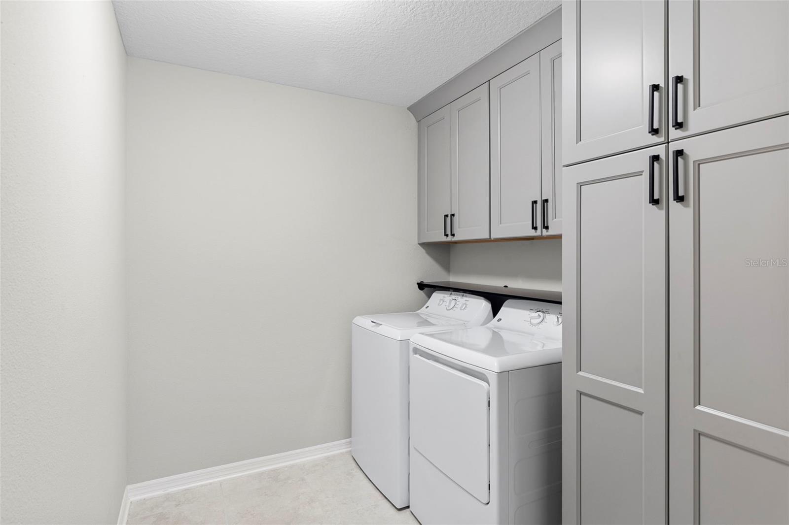 Listing photo id 40 for 7537 Pool Compass Loop