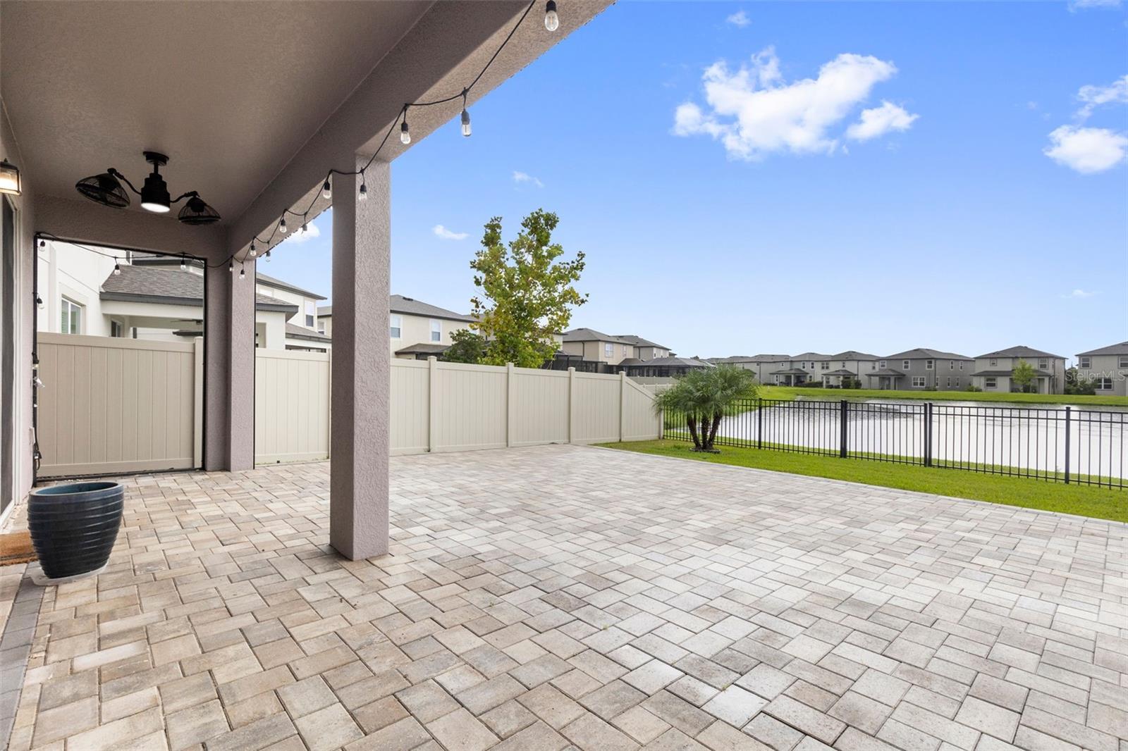 Listing photo id 42 for 7537 Pool Compass Loop