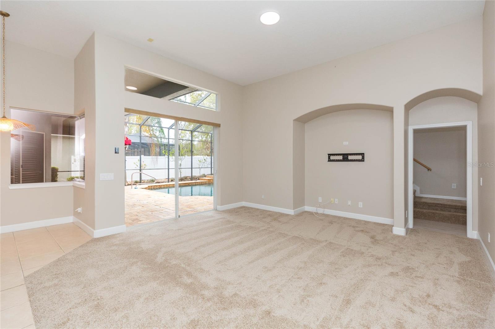 Listing photo id 11 for 4813 Artesian Road