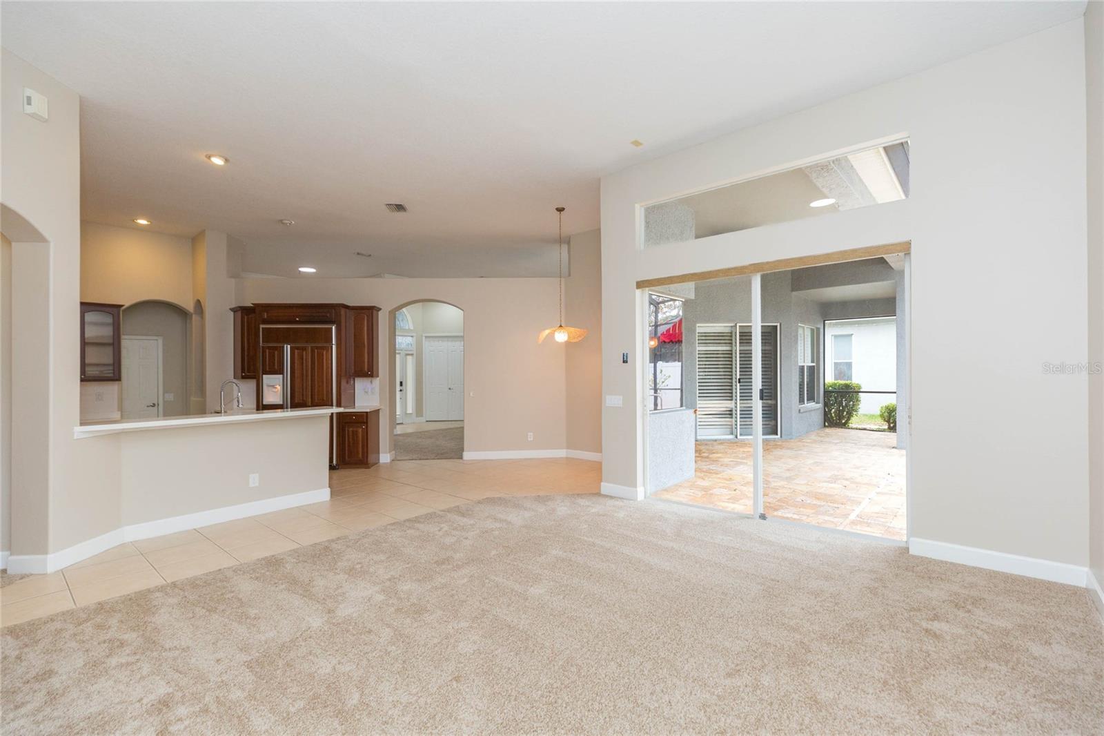 Listing photo id 12 for 4813 Artesian Road