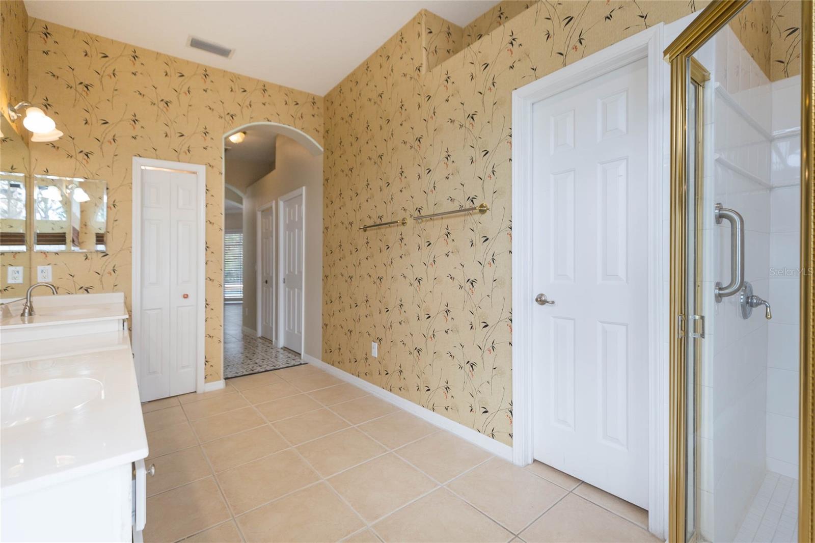 Listing photo id 22 for 4813 Artesian Road