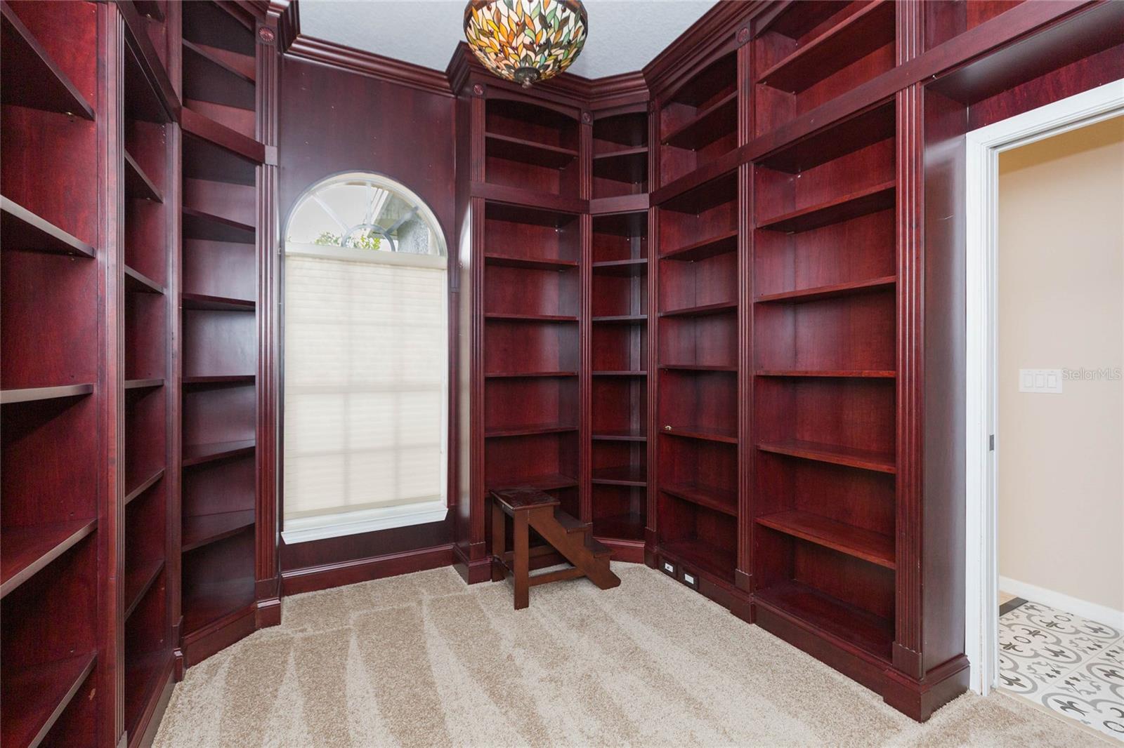 Listing photo id 23 for 4813 Artesian Road