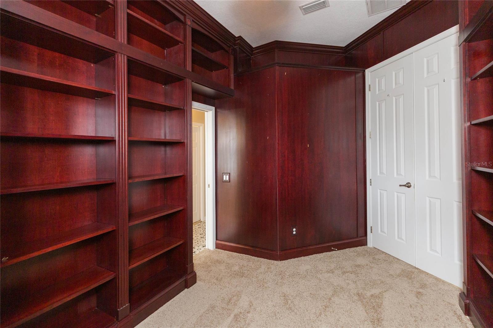 Listing photo id 24 for 4813 Artesian Road