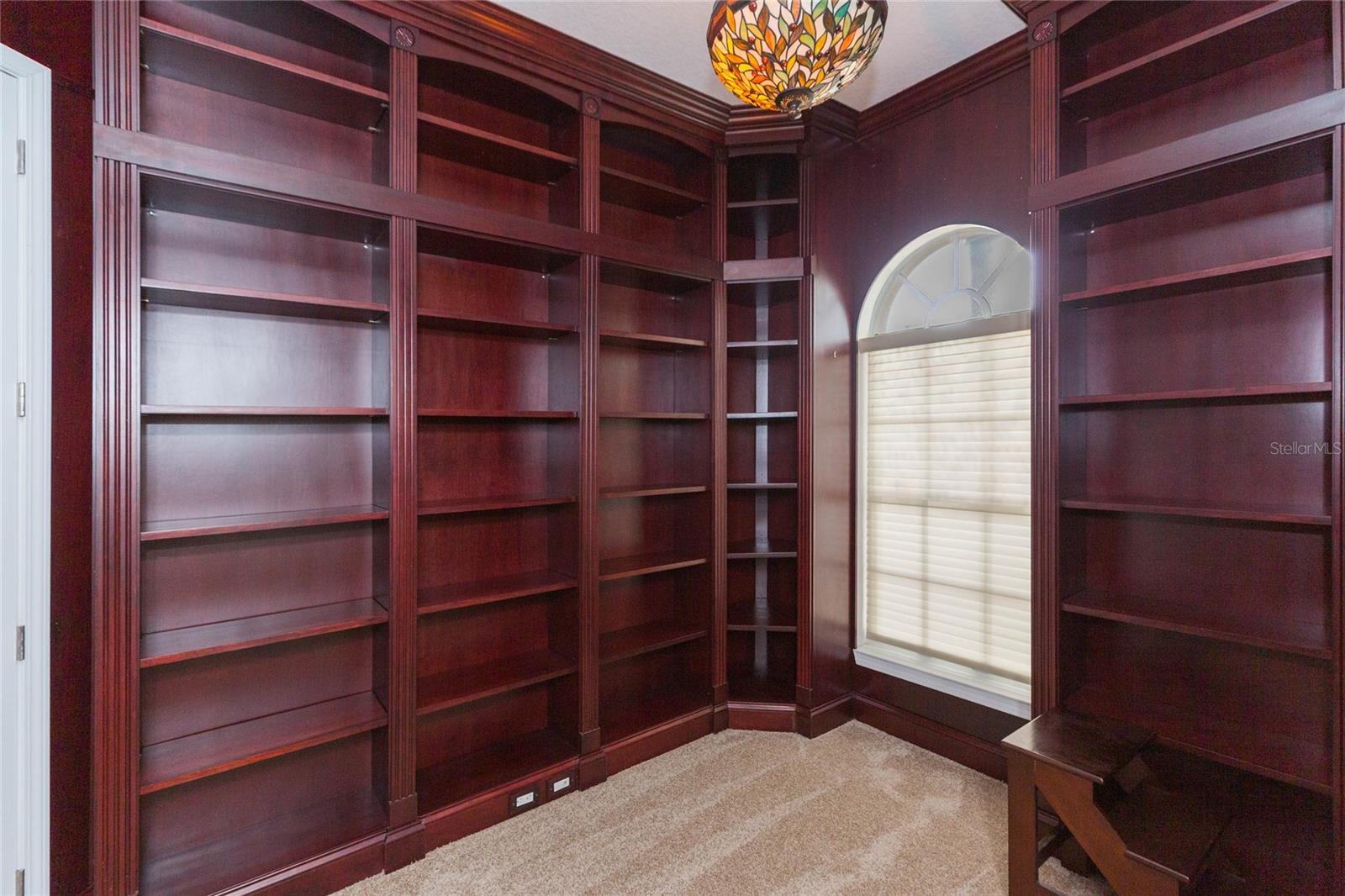 Listing photo id 25 for 4813 Artesian Road