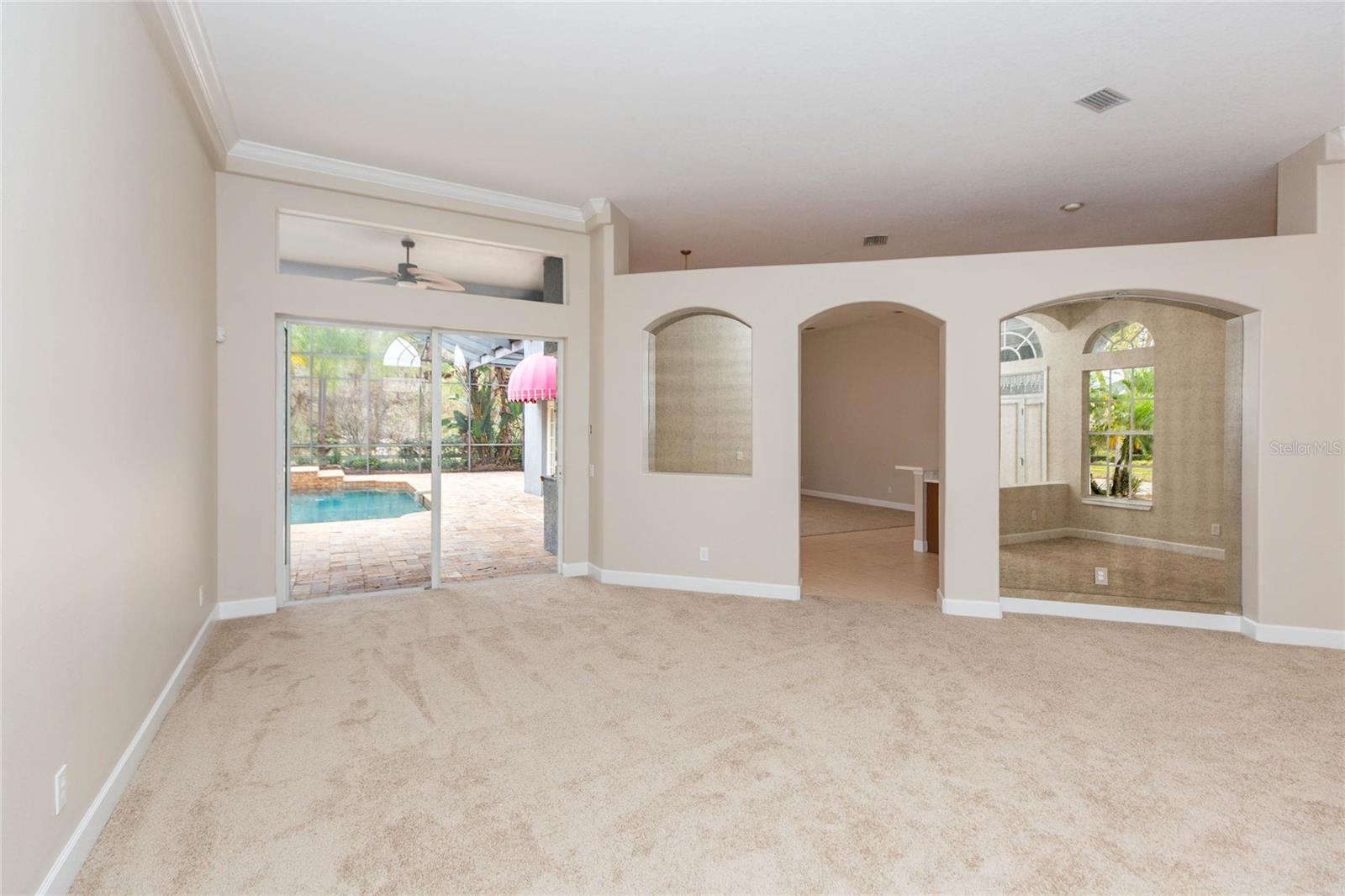 Listing photo id 1 for 4813 Artesian Road