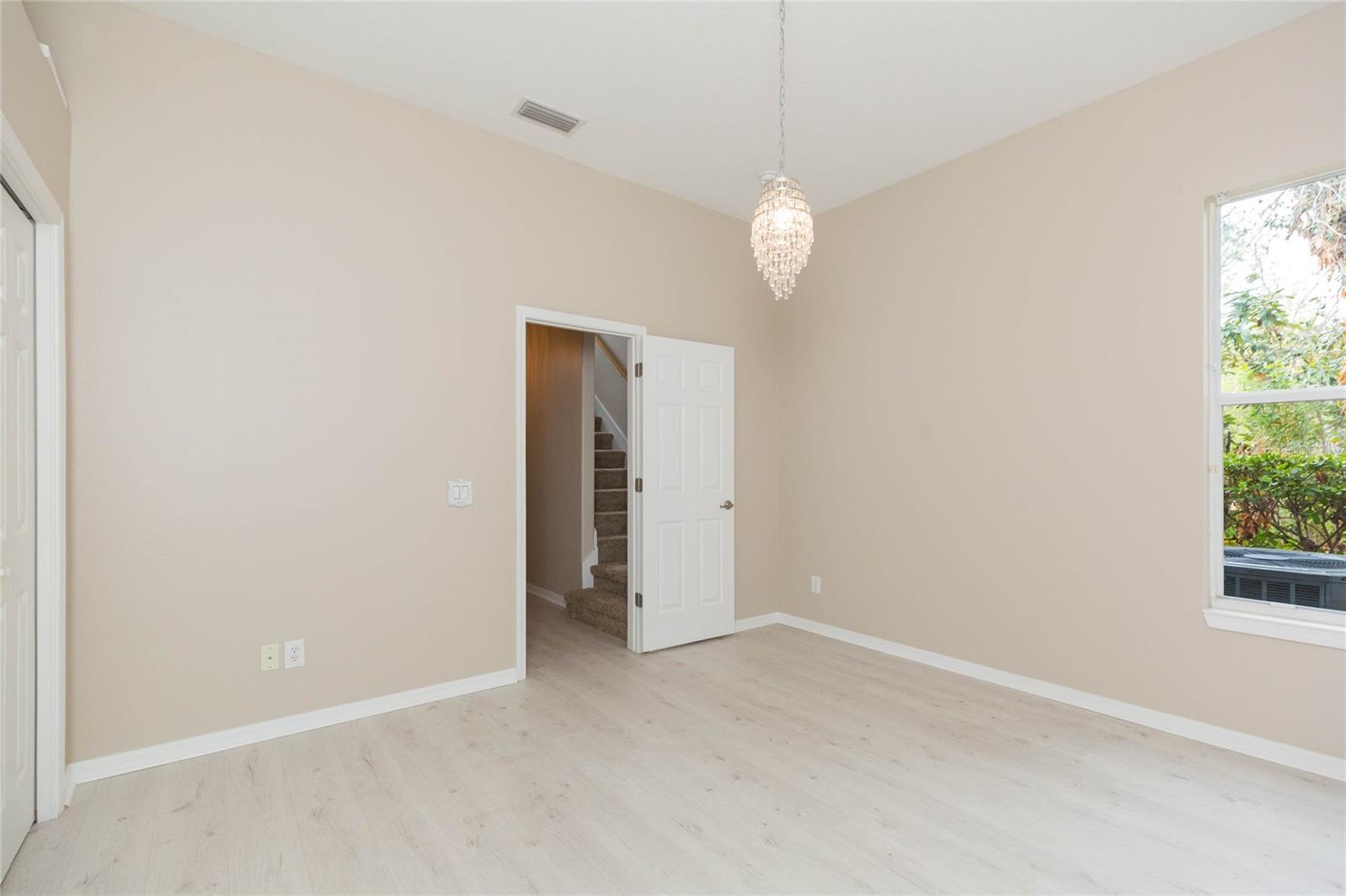 Listing photo id 32 for 4813 Artesian Road