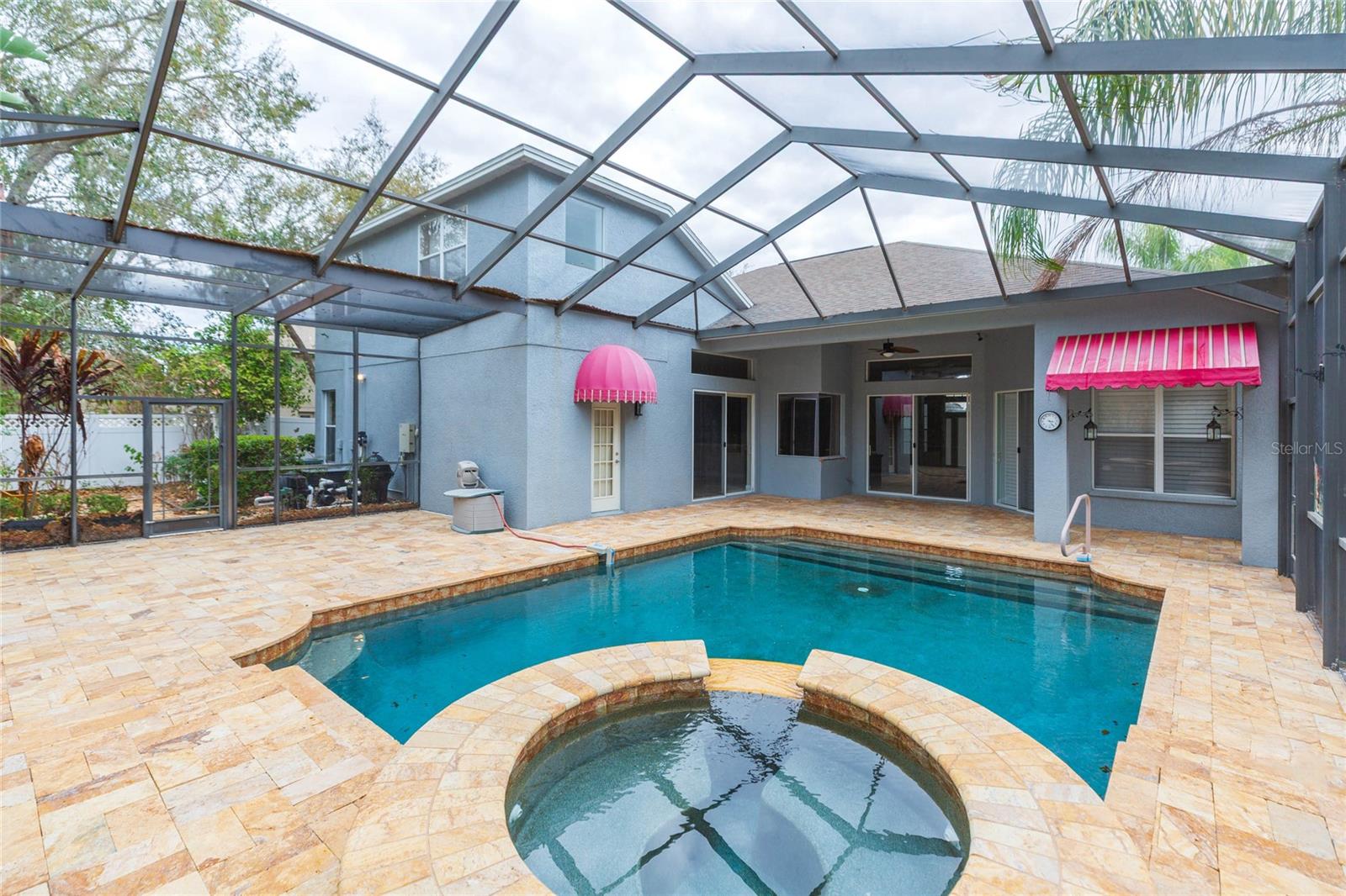 Listing photo id 43 for 4813 Artesian Road