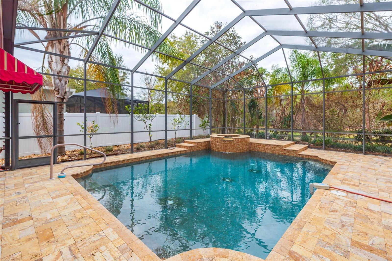 Listing photo id 45 for 4813 Artesian Road