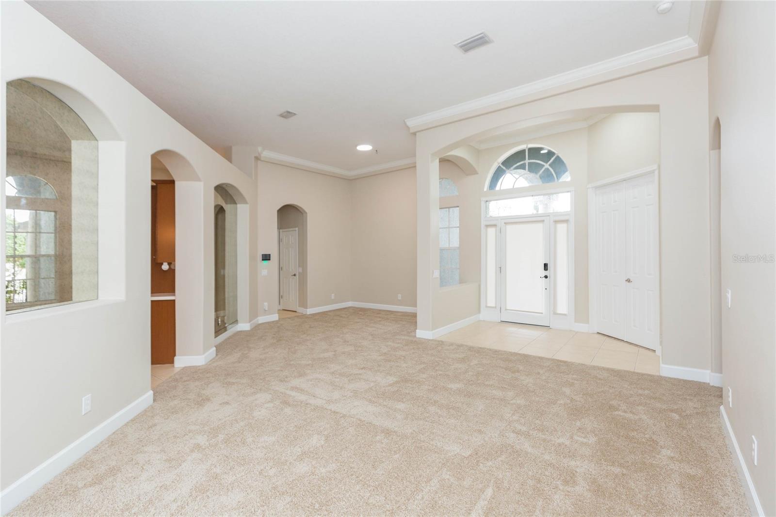 Listing photo id 3 for 4813 Artesian Road