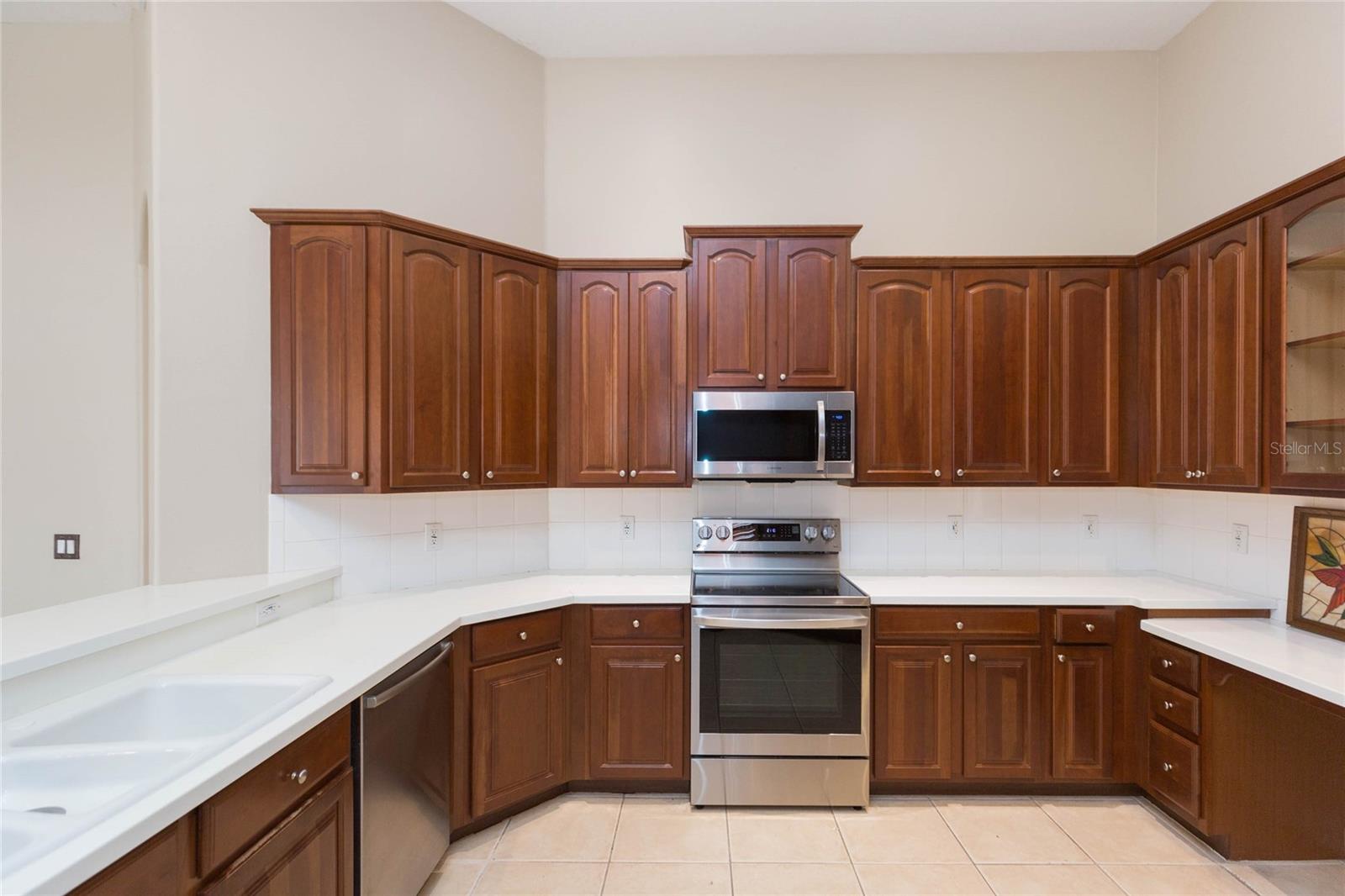 Listing photo id 7 for 4813 Artesian Road