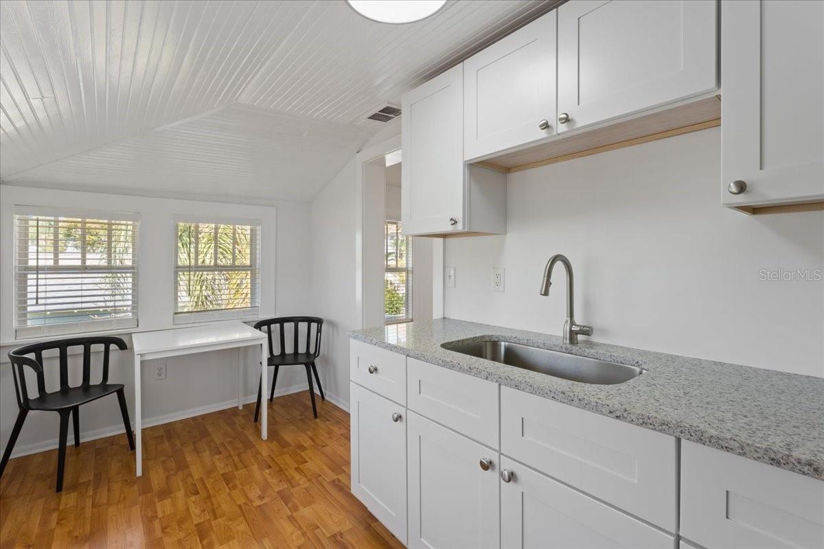 Image 15 of 22 For 916 2nd Street N B