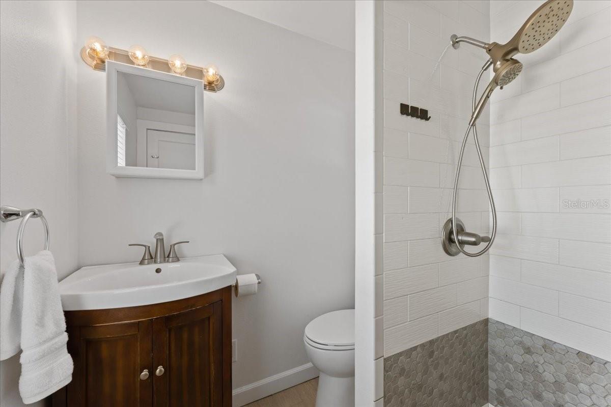 Image 17 of 22 For 916 2nd Street N B