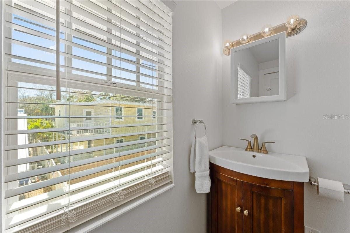 Image 18 of 22 For 916 2nd Street N B