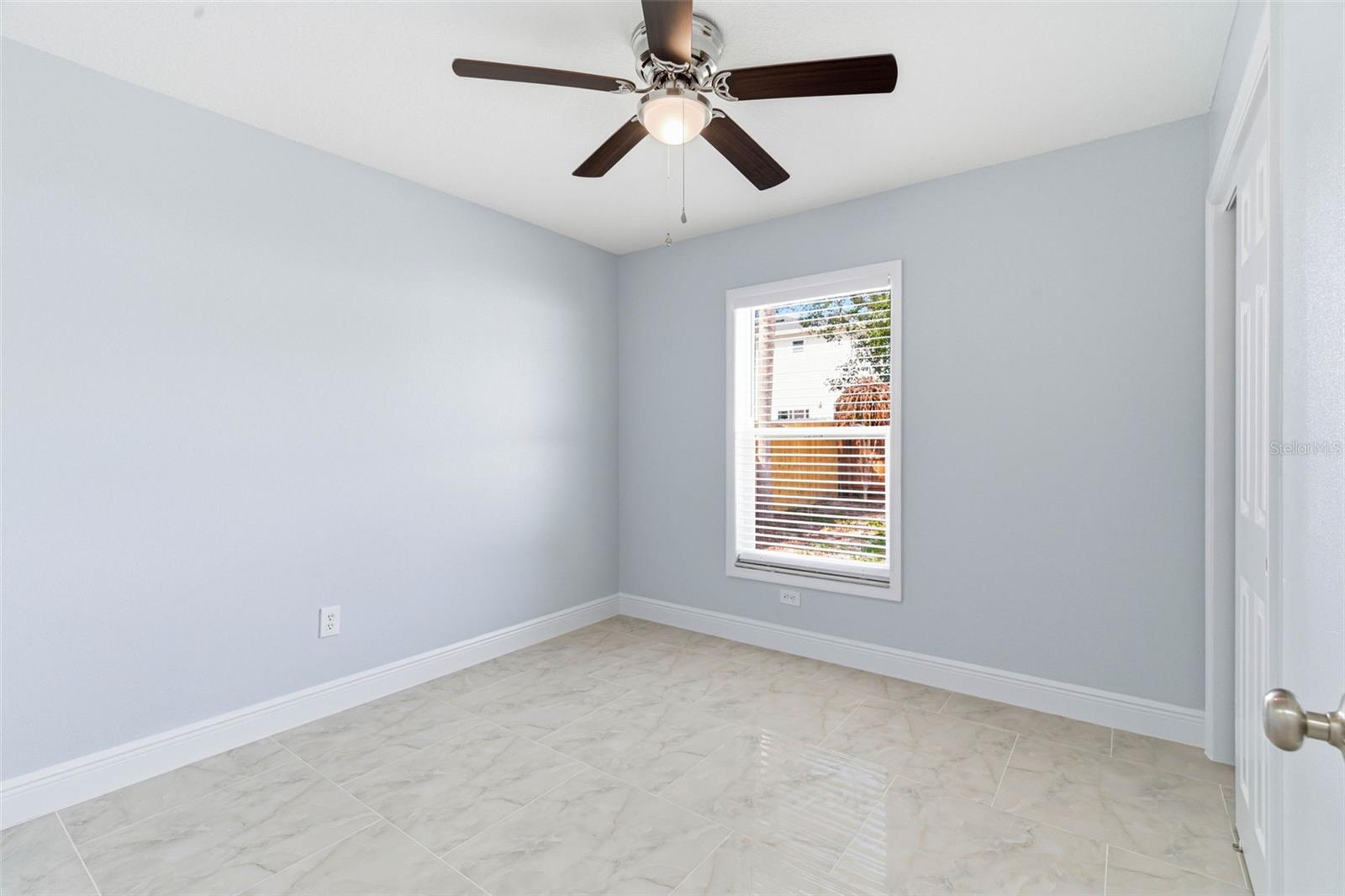 Listing photo id 12 for 2114 Juneau Street