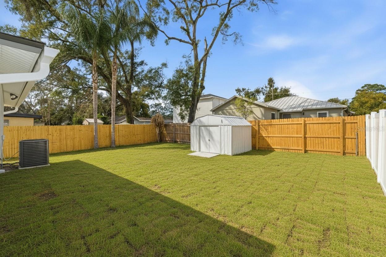 Listing photo id 14 for 2114 Juneau Street