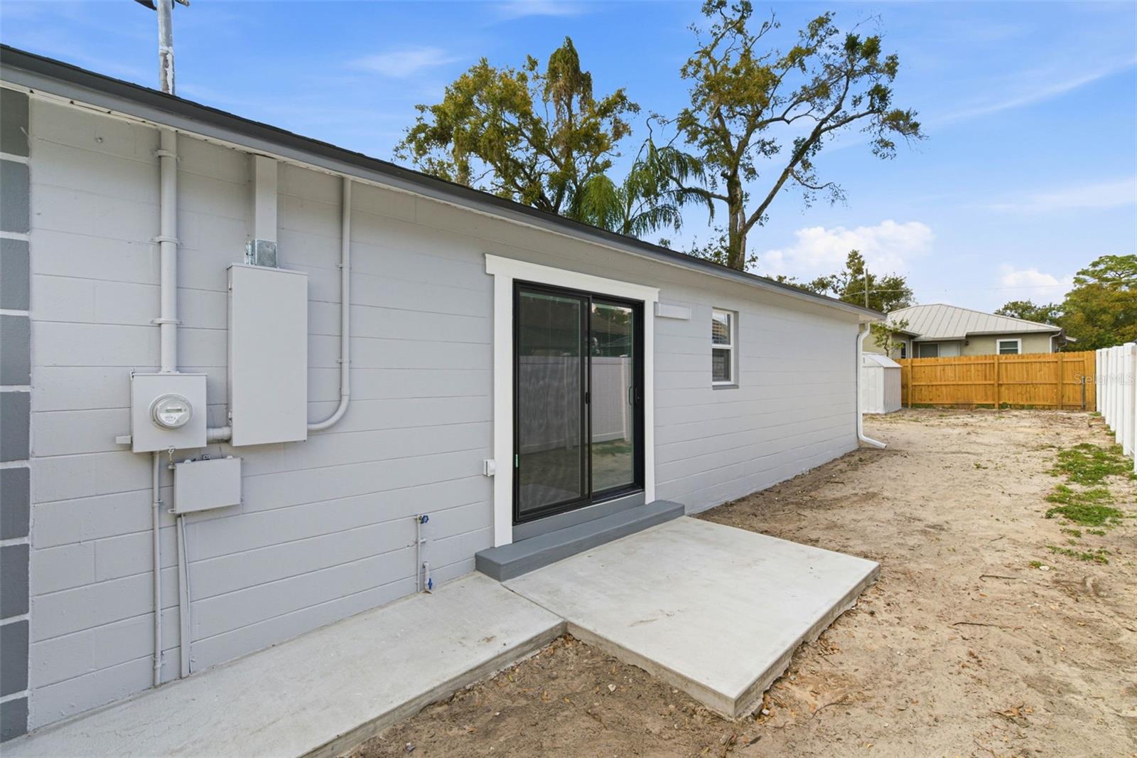 Listing photo id 15 for 2114 Juneau Street