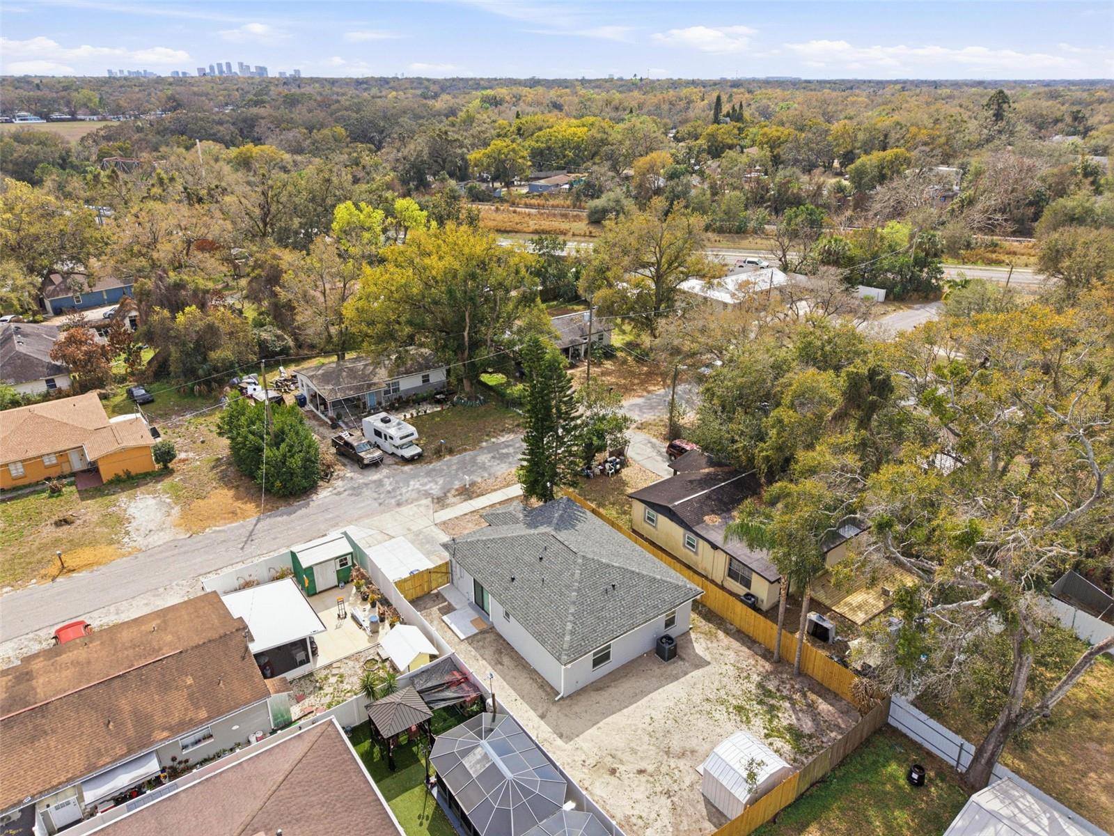 Listing photo id 17 for 2114 Juneau Street