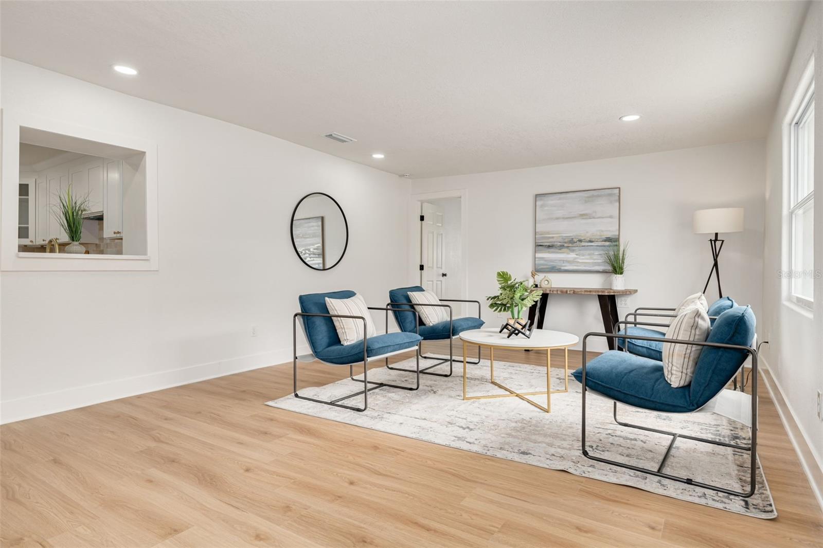 Image 13 of 29 For 880 Bay Vista Boulevard S