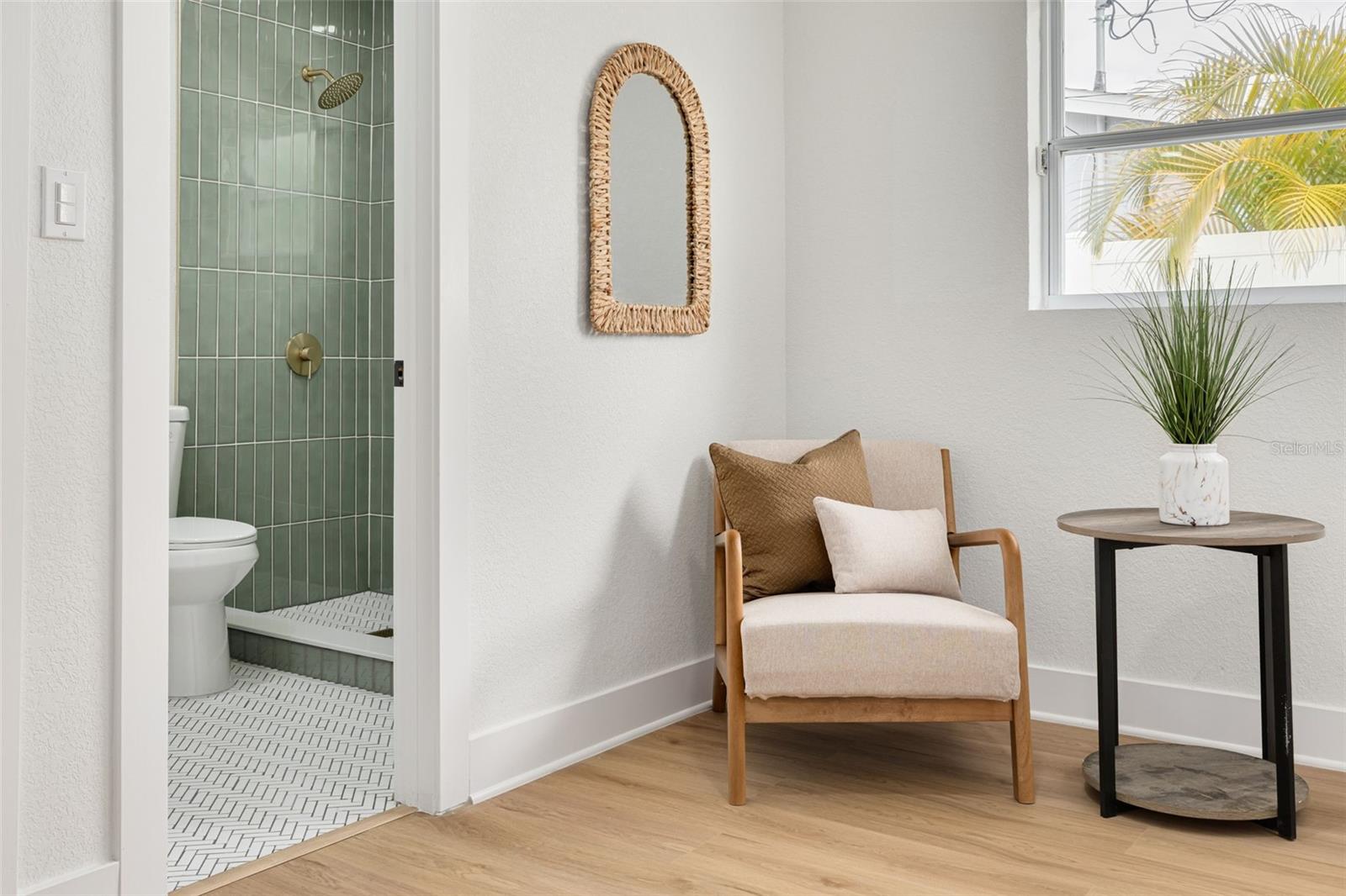 Image 19 of 29 For 880 Bay Vista Boulevard S