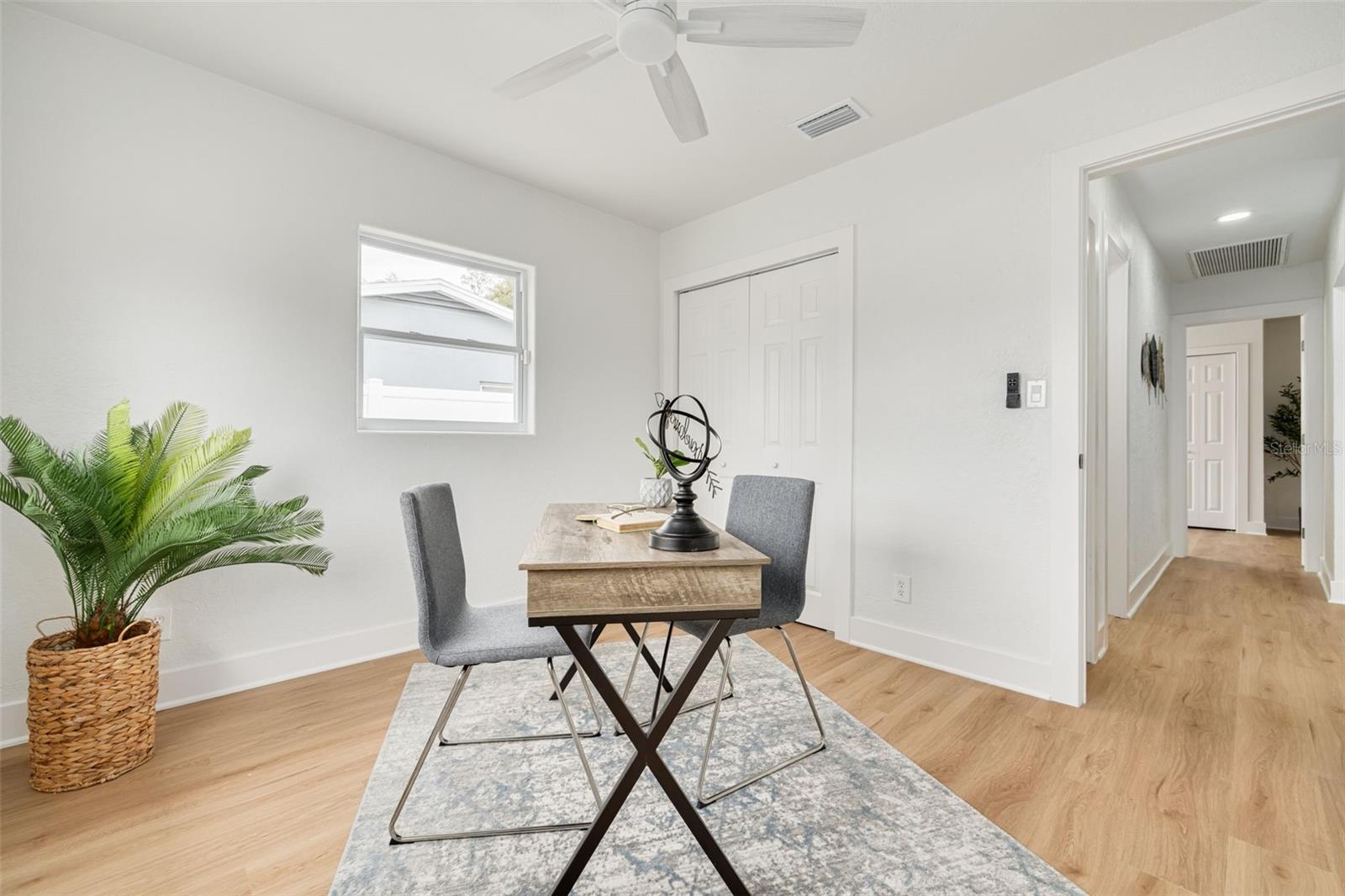 Image 22 of 29 For 880 Bay Vista Boulevard S