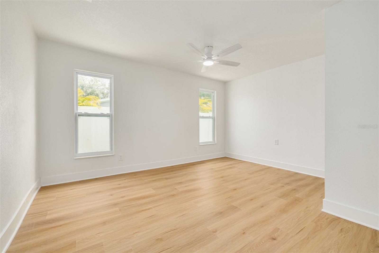 Image 26 of 29 For 880 Bay Vista Boulevard S