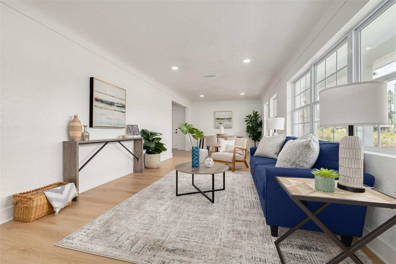 Image 4 of 29 For 880 Bay Vista Boulevard S