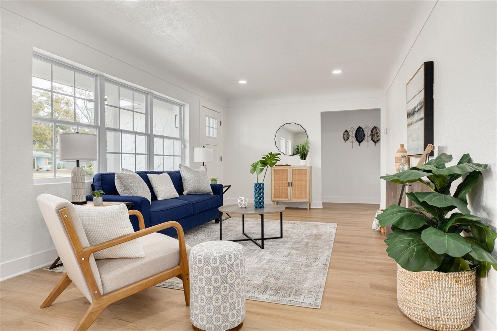 Image 5 of 29 For 880 Bay Vista Boulevard S