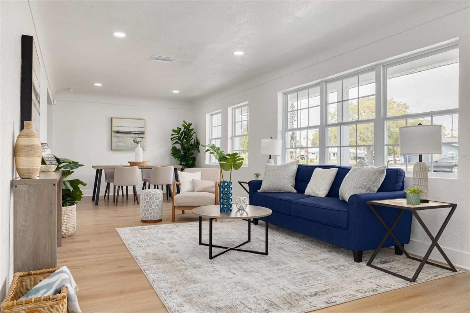 Image 6 of 29 For 880 Bay Vista Boulevard S