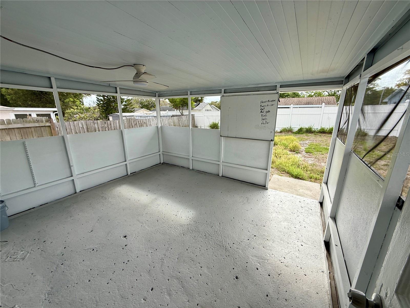 Listing photo id 9 for 1216 Grantwood Avenue