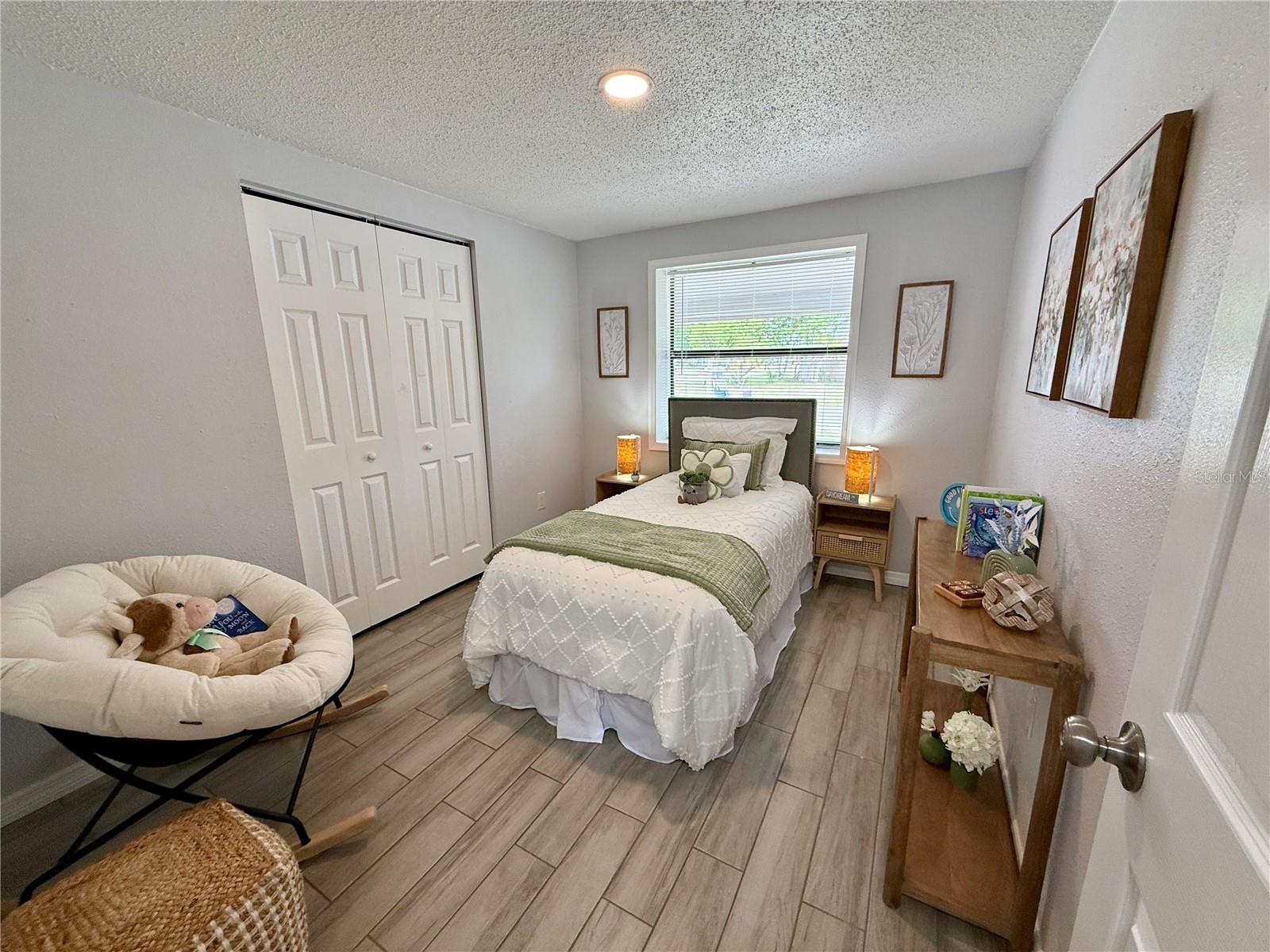 Listing photo id 4 for 1216 Grantwood Avenue