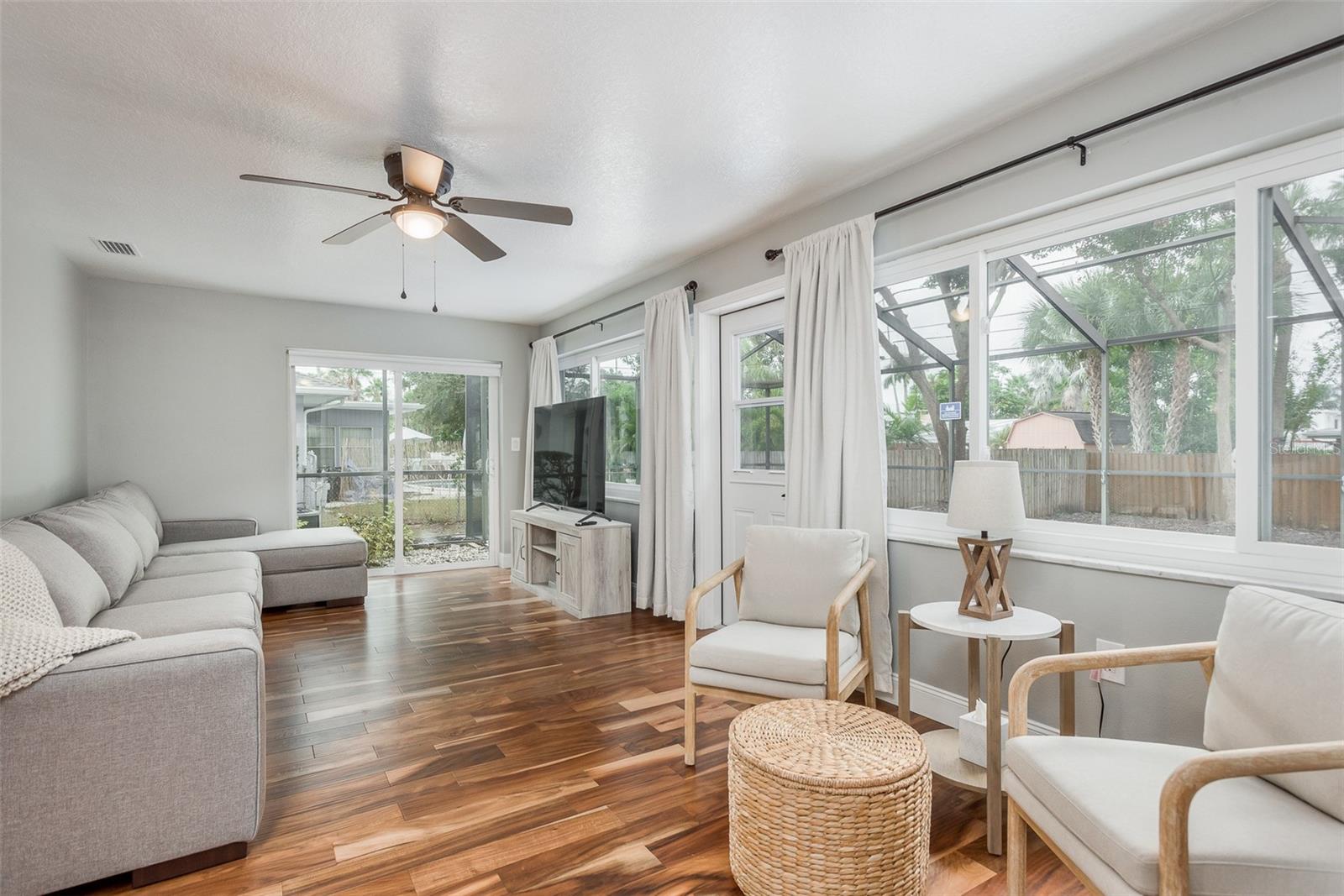 Image 3 of 28 For 1762 Bayshore Boulevard