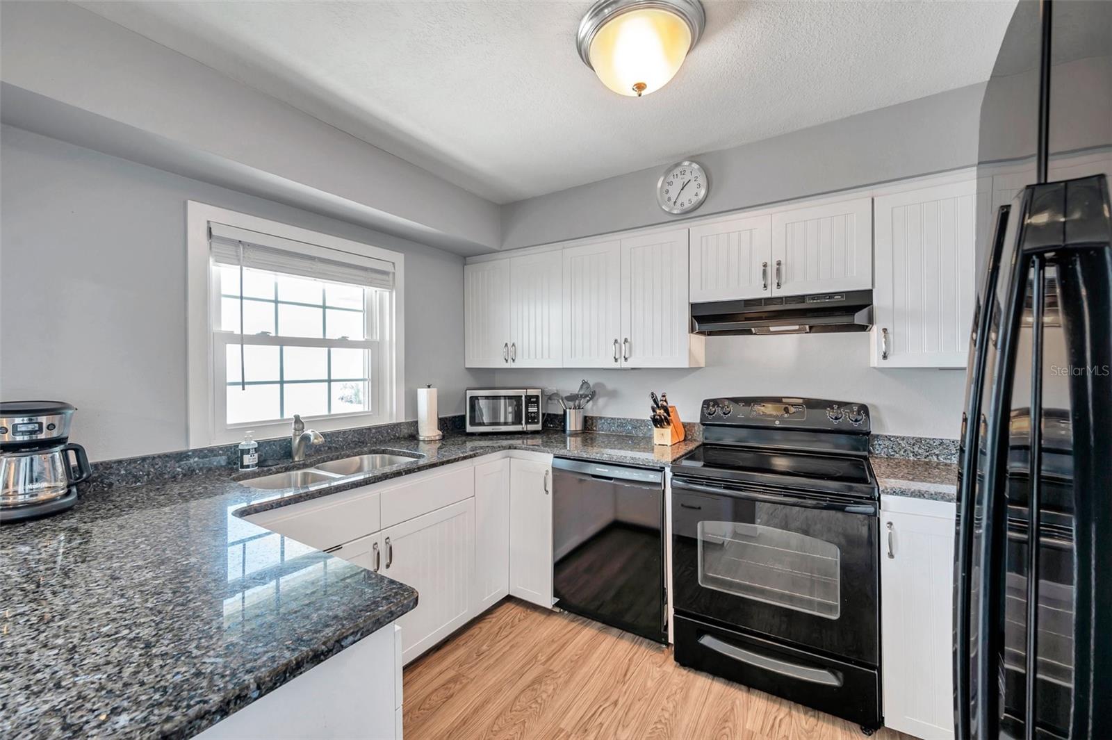 Image 18 of 59 For 5260 Coquina Key Drive Se C