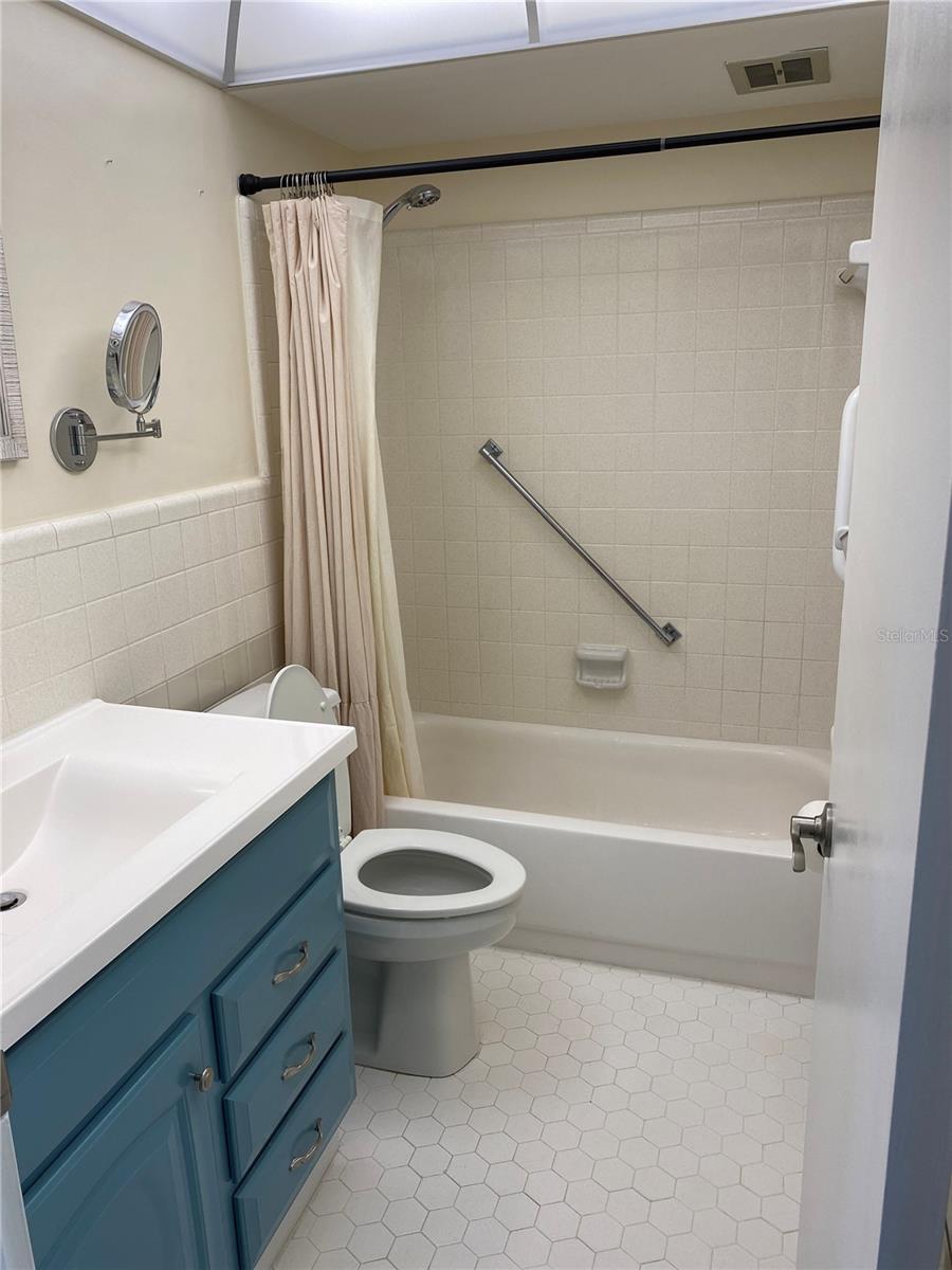 Listing photo id 9 for 11100 86th Avenue 307