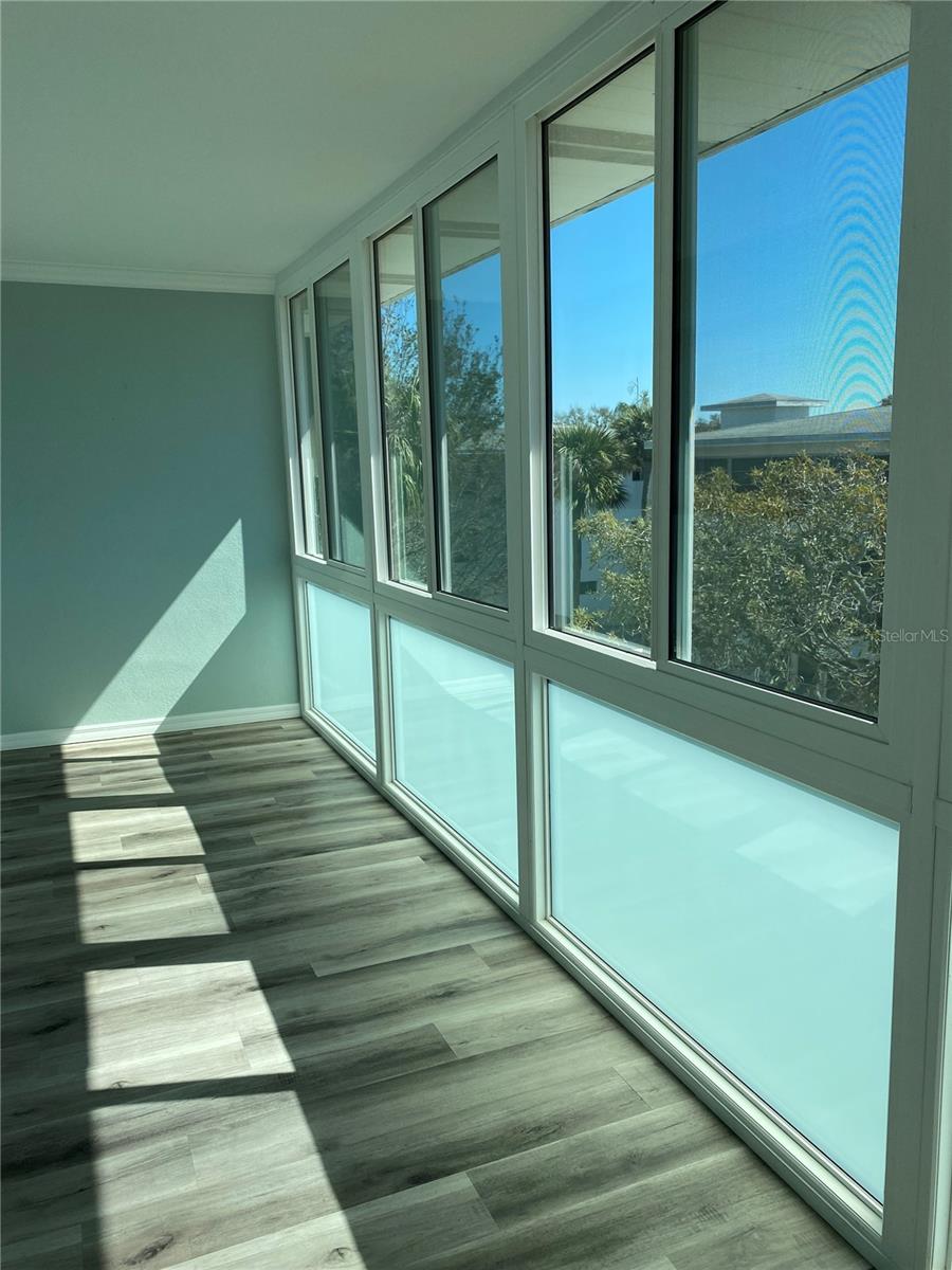 Listing photo id 16 for 11100 86th Avenue 307